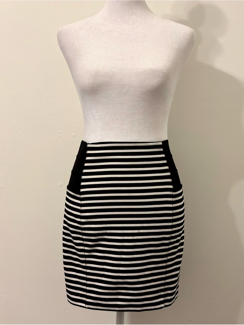 Dynamite Black and White Horizontal Striped Bodycon Pencil Skirt Size XS